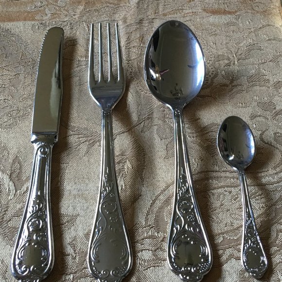 (SOLD)πHPπ Premium 51 Piece Italian Flatware Set, Service for 12 + Serving Set - Picture 2 of 16